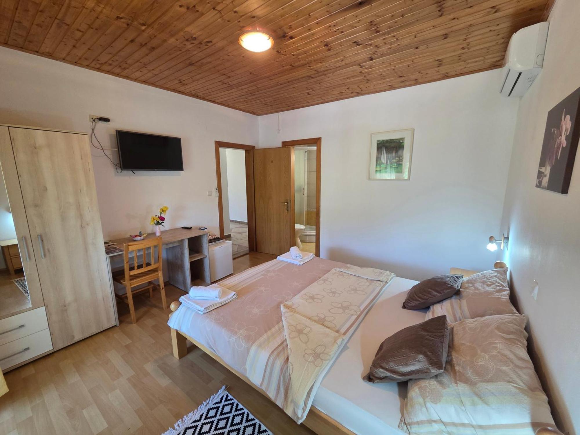 Apartman & Sobe Orhideja Smoljanac Εξωτερικό φωτογραφία