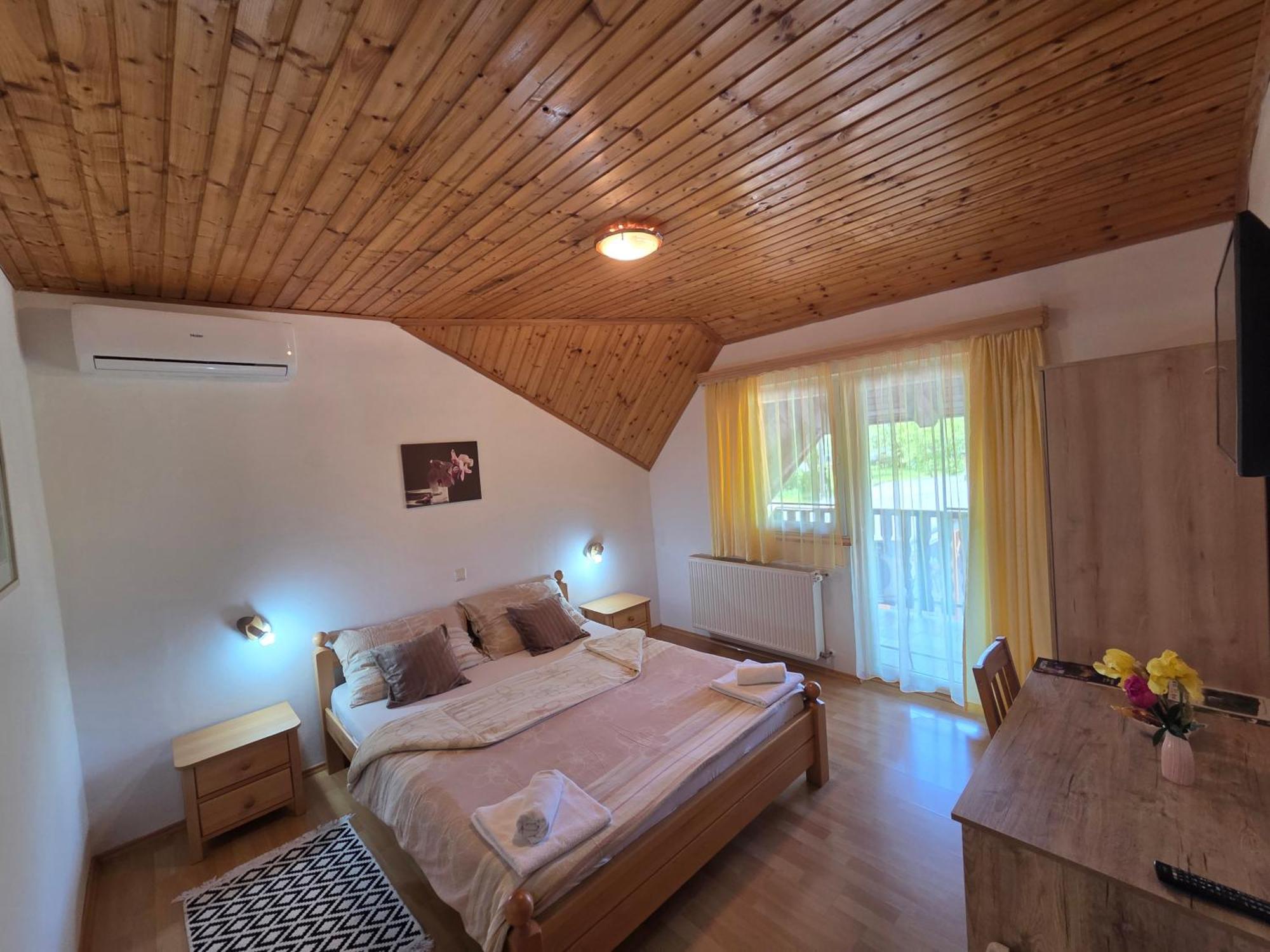 Apartman & Sobe Orhideja Smoljanac Εξωτερικό φωτογραφία