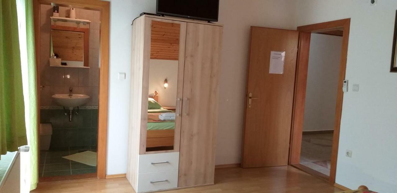 Apartman & Sobe Orhideja Smoljanac Εξωτερικό φωτογραφία