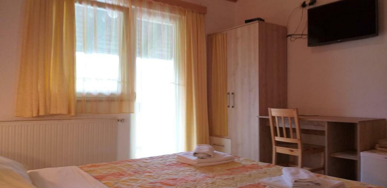 Apartman & Sobe Orhideja Smoljanac Εξωτερικό φωτογραφία